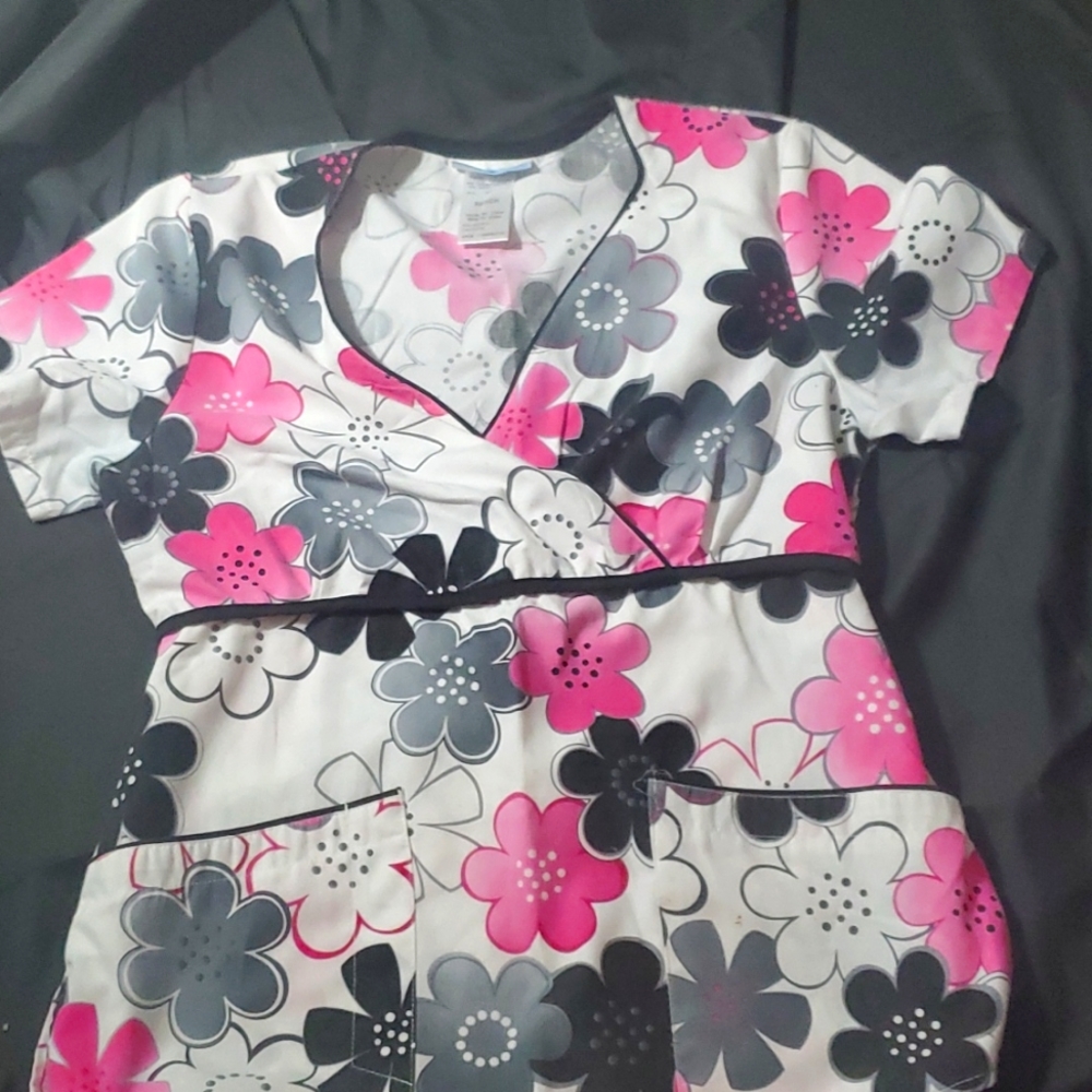SB Scrub Top | Xsmall | Workwear | Flowers